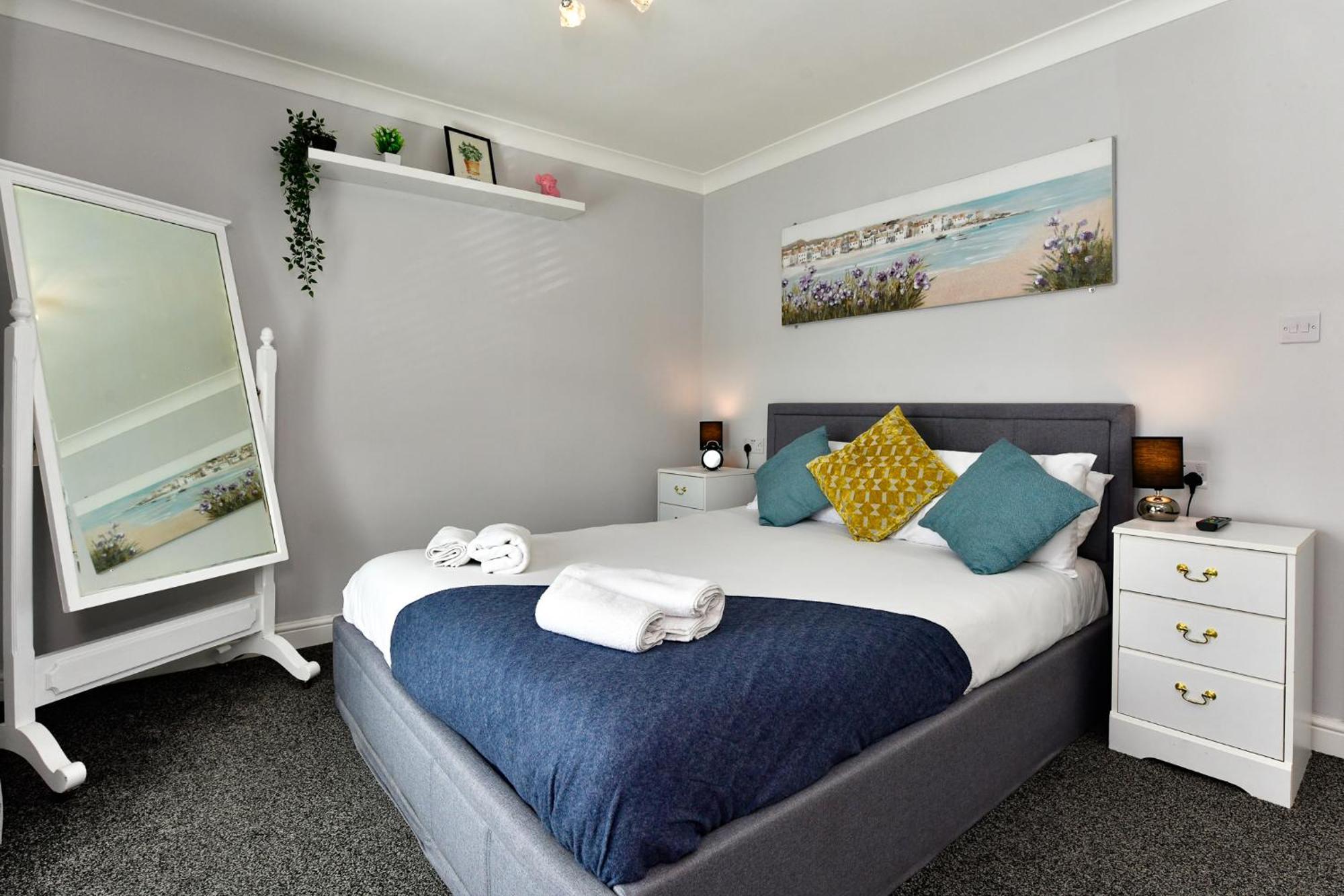 Free Parking - Heart Of The City - Superb Townhouse & Garden - Peaceful Area But Only 5Min Walk To Beach, Shops, Bars, Arena, Marina, Parks Swansea Kültér fotó