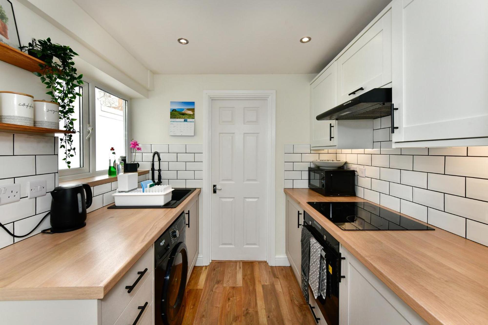 Free Parking - Heart Of The City - Superb Townhouse & Garden - Peaceful Area But Only 5Min Walk To Beach, Shops, Bars, Arena, Marina, Parks Swansea Kültér fotó