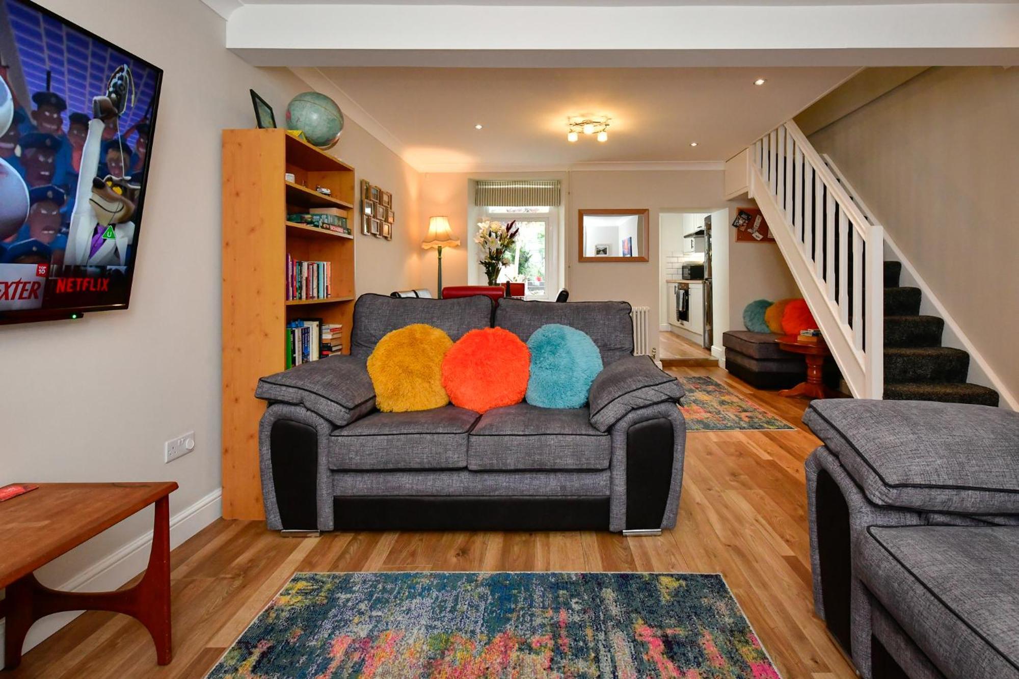 Free Parking - Heart Of The City - Superb Townhouse & Garden - Peaceful Area But Only 5Min Walk To Beach, Shops, Bars, Arena, Marina, Parks Swansea Kültér fotó